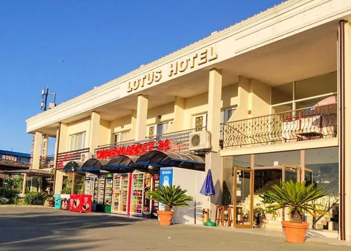 Lotus Family Hotel - Free Parking Slăntjev Brjag foto